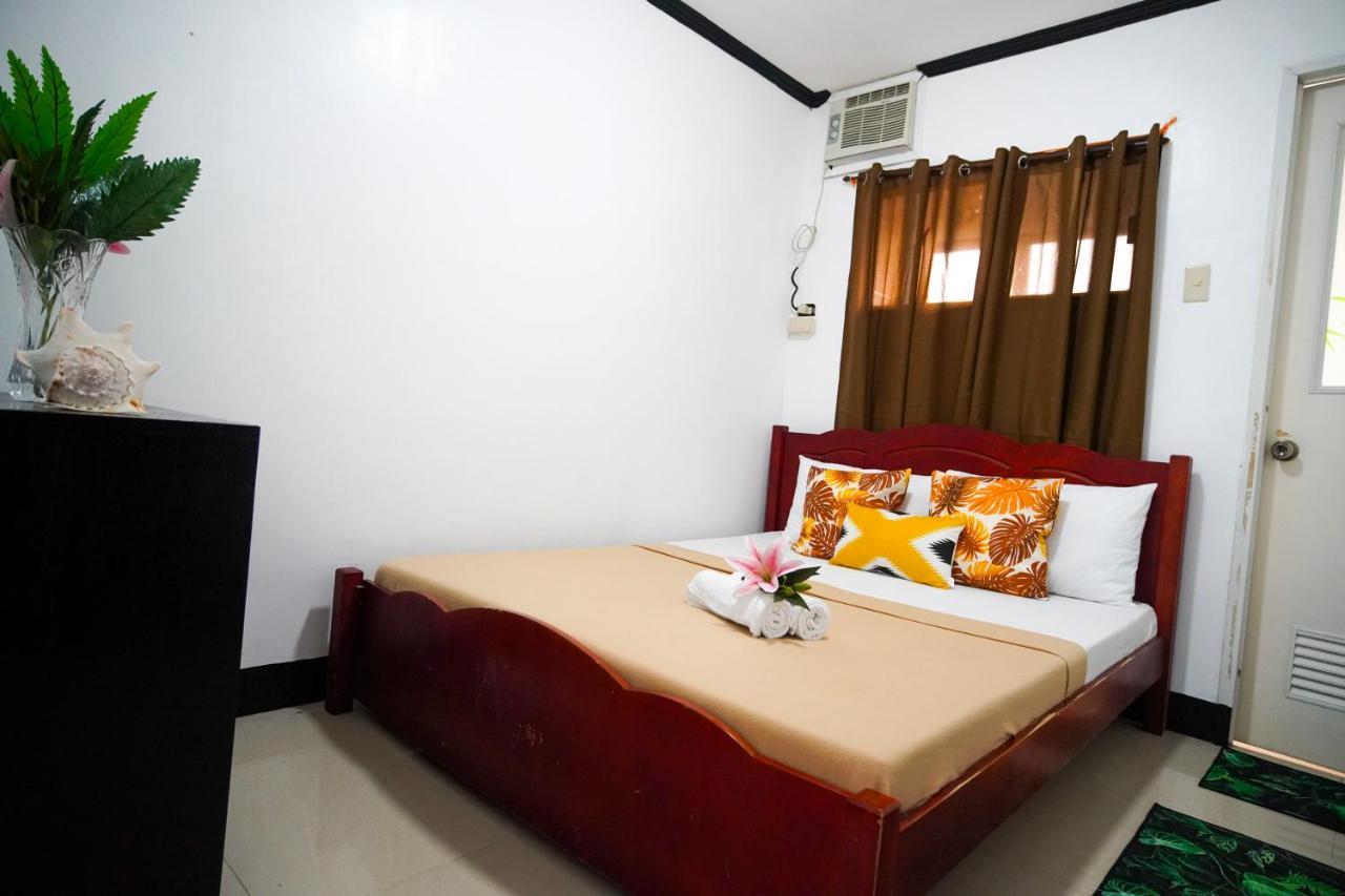 Amparo'S Tourist Inn - Coron Exterior photo
